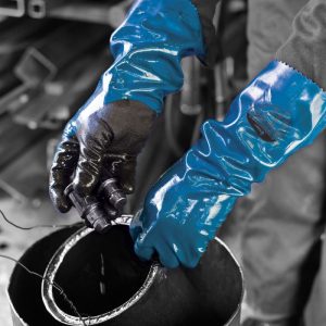 Polyco Grip It Oil Gauntlet C1 Chemical Resistant Gauntlet - GIOG1 - Image 3
