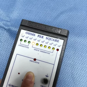 75-80gsm 6mm Diamond Blue Knitted ESD Antistatic Fabric For Cleanroom Coat - Image 4