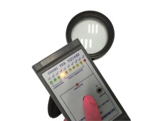 Anti Static ESD Safe Handheld Magnifier 62mm Dia. Lens 5X LED Light 2 Batteries Needed - Image 4